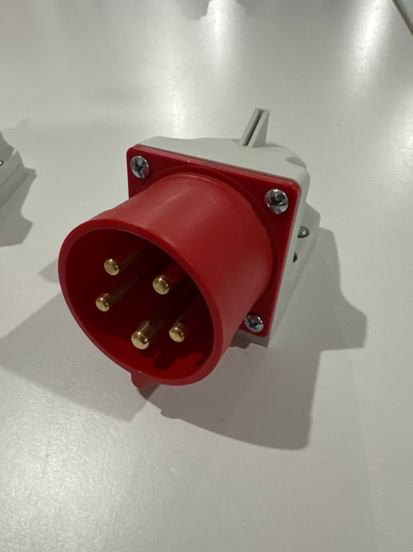 Kopp Wandgerätestecker 32A 5p 6h IP44